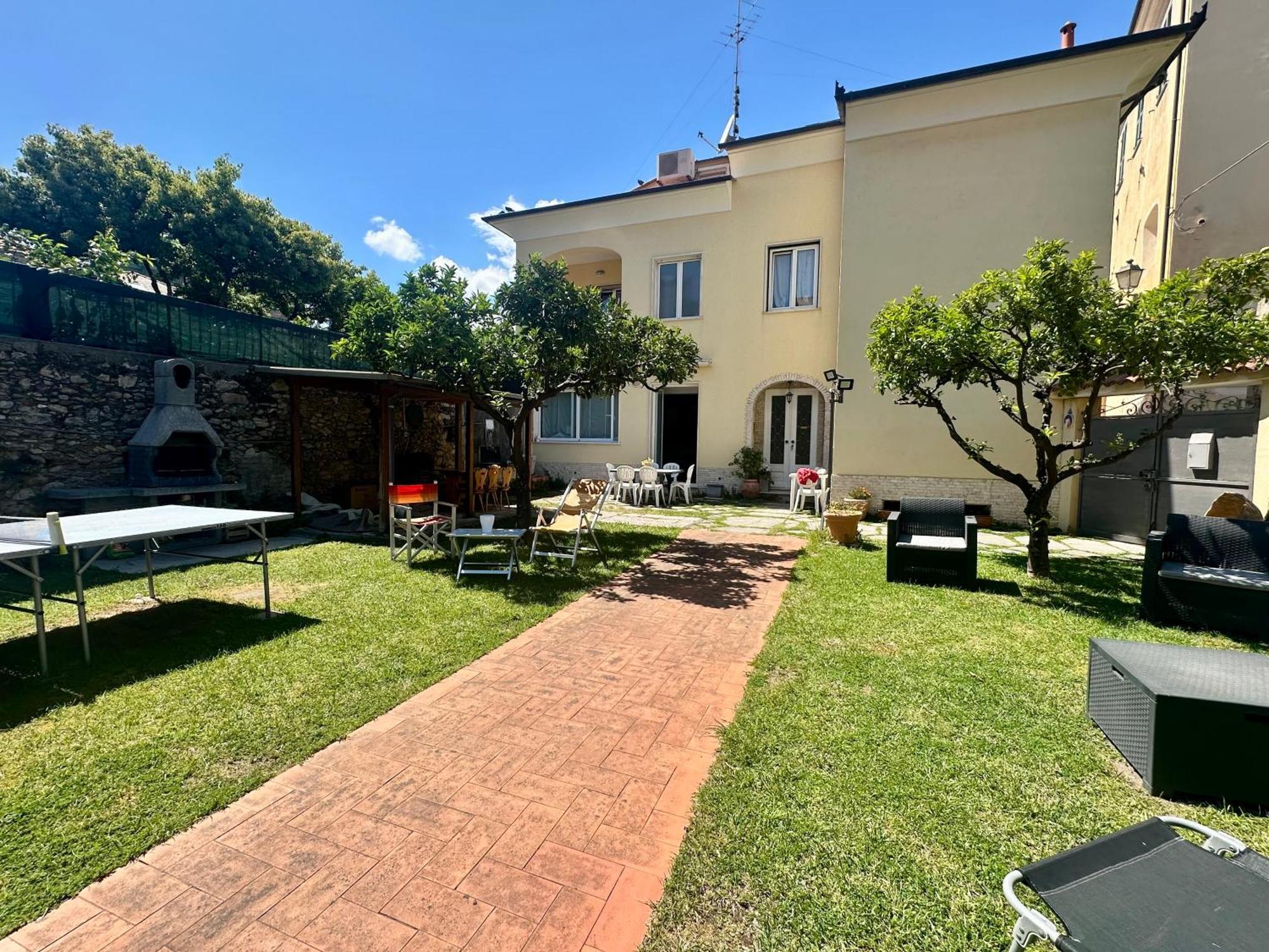 Villa Marcellina - Piazza San Giovanni, Giardino Privato, Jacuzzi E Barbecue Loano Exterior photo